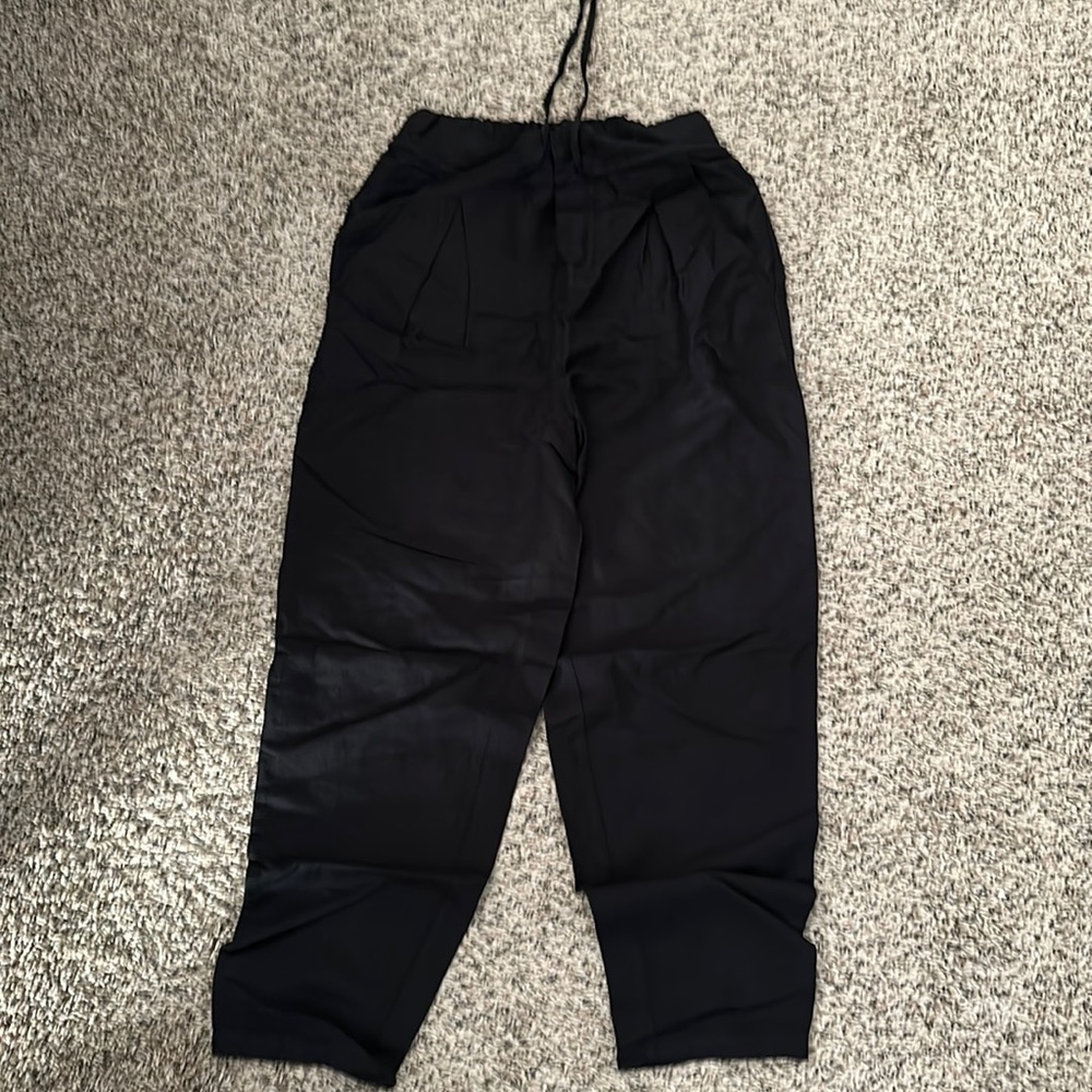 Black line button drawstring pants